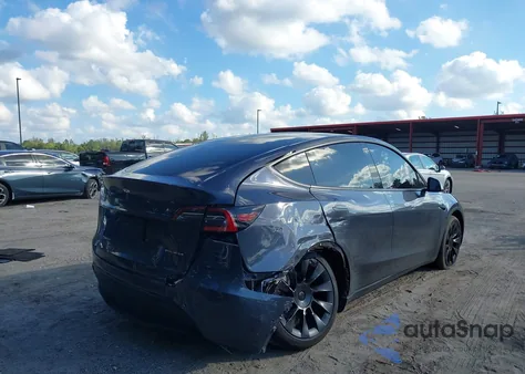 2020 Tesla Model Y Long Range Dual Motor All-Wheel Drive z USA, uszkodzony, nr VIN 5YJYGDEE8LF045784